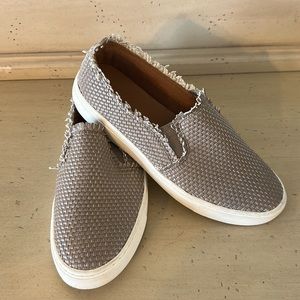 💥💥💥Indigo Rd. Women’s size 7 irkicky tan/taupe slip on loafer super comfort!!